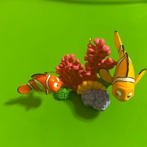 Vintage 2003 Hallmark Finding Nemo Keepsake Disney Pixar Ornament. New in Box.